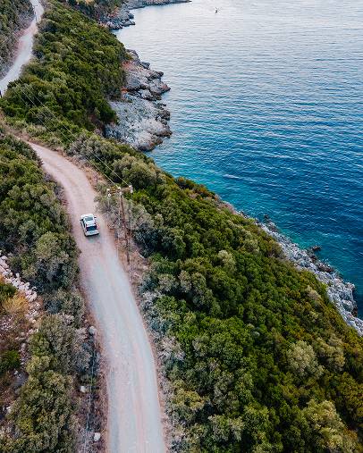 Planirate ljetovanje u Crnoj Gori? Lund Rent a Car nudi pouzdana vozila za istraživanje primorskih gradova. Saznajte kako najbolje organizovati putovanje i uživati u Jadranu.